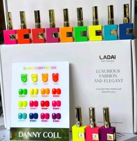 Sét Sơn 12 Màu DANNY COLL Tặng Bảng Màu