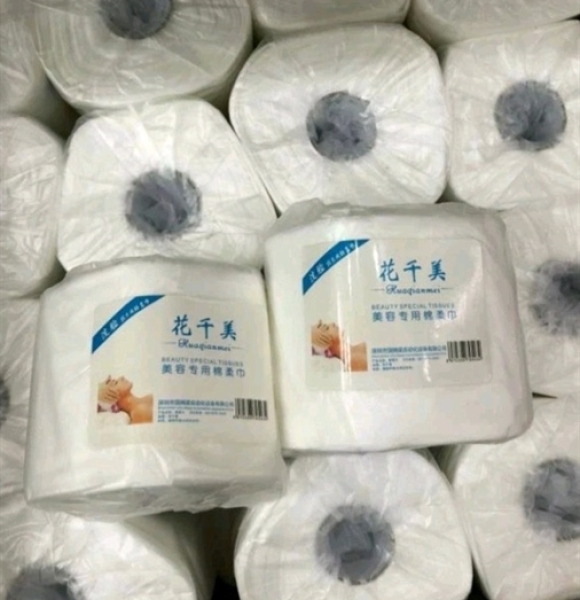Khăn Giấy Cuộn Spa Tiệt Trùng , Cuộn To 220G .